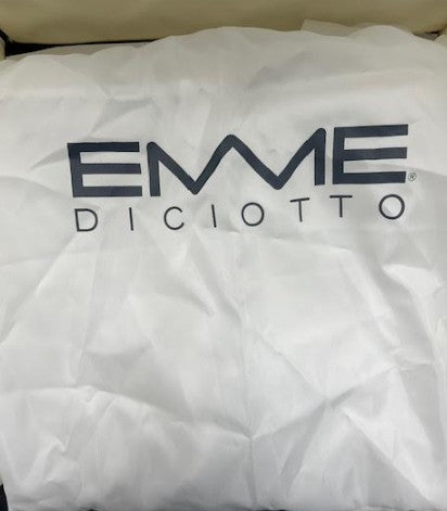 WHITE CUT CAPE EMMEDICIOTTO with button